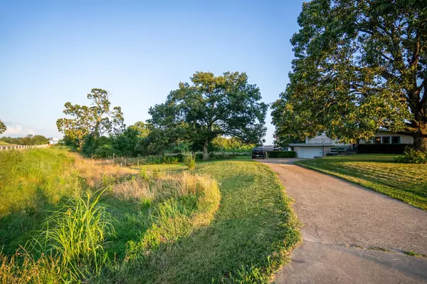 West Plains, MO 65775,10081 Us Highway 63