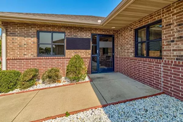 Springfield, MO 65807,636 W Republic RD #B100