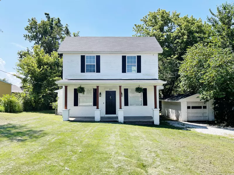 203 E Prairie LN, Ash Grove, MO 65604