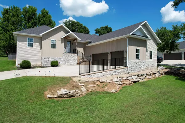 721 Rippling Creek RD, Nixa, MO 65714