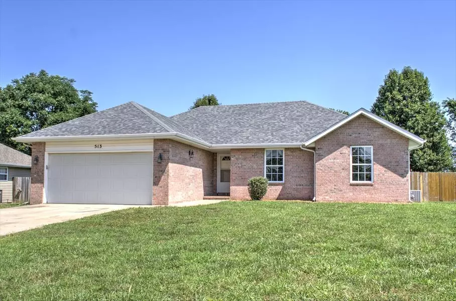 513 Pine ST, Willard, MO 65781