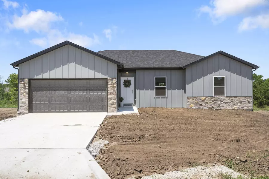 615 E Forest ST, Bolivar, MO 65613