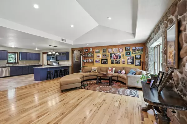 Diamond, MO 64840,21078 Colt LN