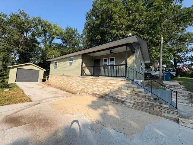 131 Mineral CT, Rockaway Beach, MO 65740