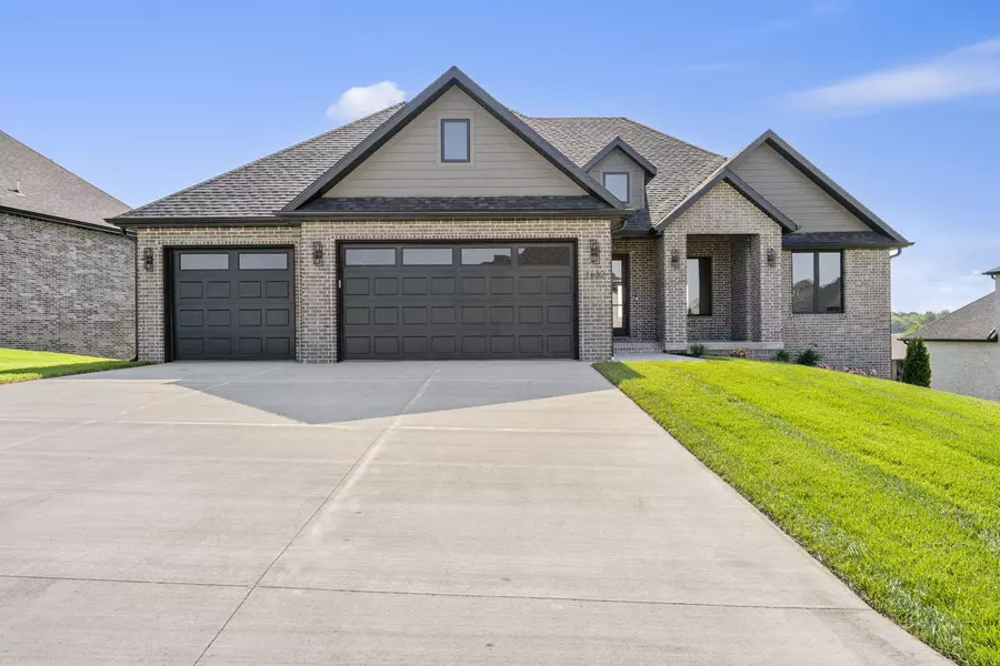 1632 Marlowe AVE, Springfield, MO 65802