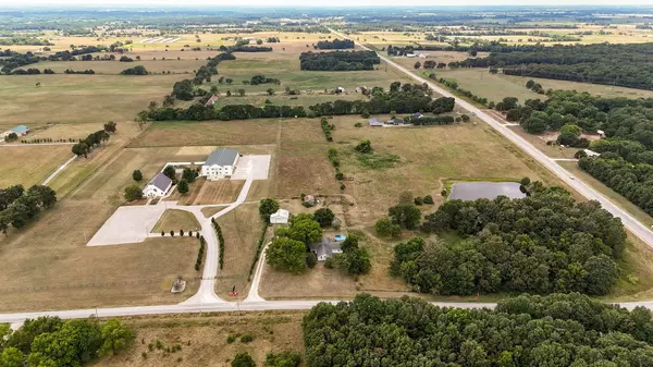 11131 State Highway K, Mt Vernon, MO 65712