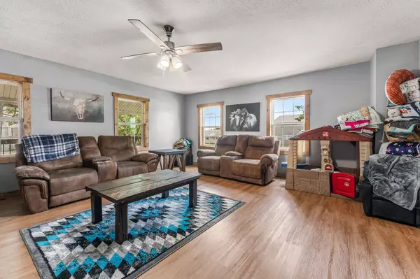 Seymour, MO 65746,1311 W Clinton AVE
