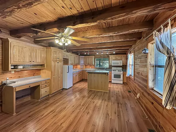 Hollister, MO 65672,186 Windmill RD