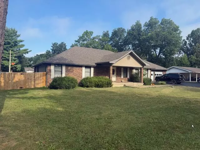 West Plains, MO 65775,2821 Christie DR