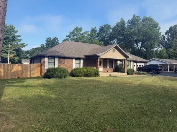 2821 Christie DR, West Plains, MO 65775