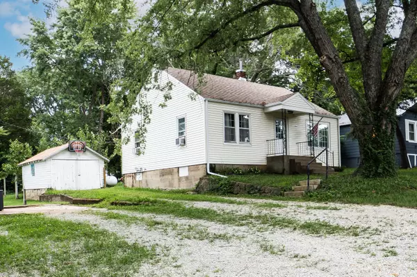 Marshfield, MO 65706,421 E Burford ST