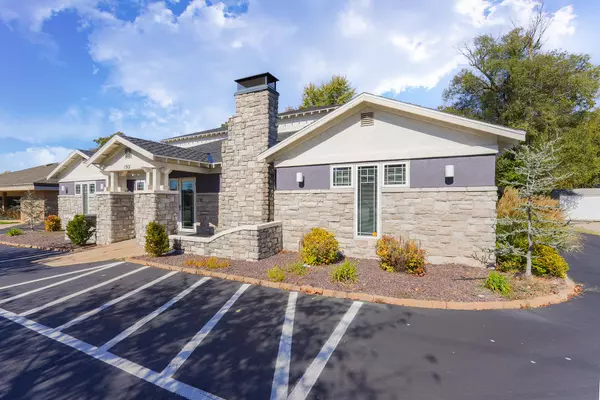 Springfield, MO 65804,1501 E Sunshine ST #D