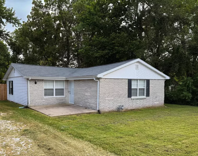 204 E College ST, Walnut Grove, MO 65770