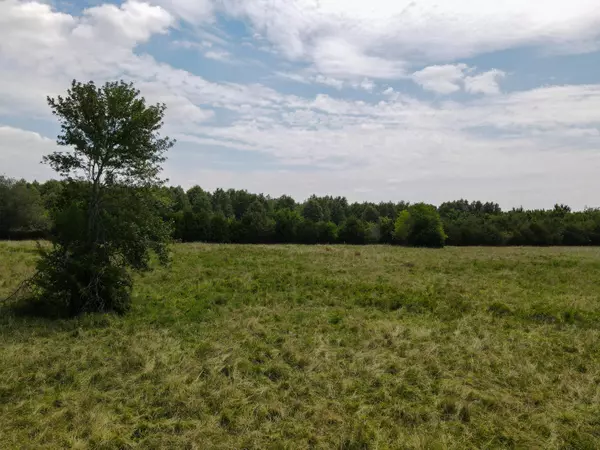 Golden City, MO 64748,576 SE 90th LN