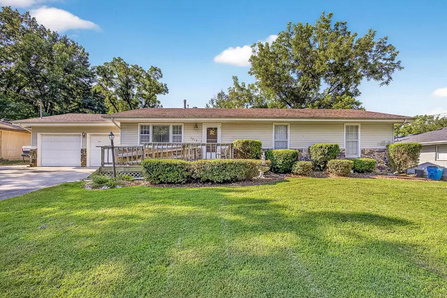 3214 E Independence ST, Springfield, MO 65804