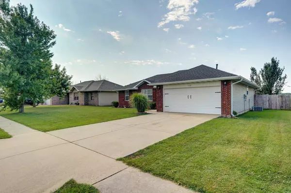 Rogersville, MO 65742,155 E Ledgestone DR