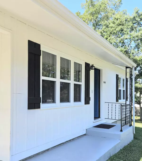 1302 4th Street, West Plains, MO 65775