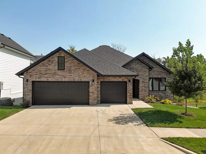 264 S Hickory Hills BLVD, Springfield, MO 65802
