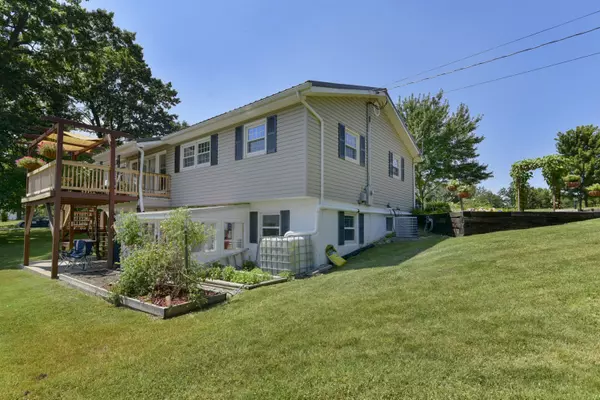 615 Main ST, Crane, MO 65633