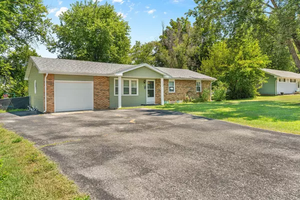 Bolivar, MO 65613,1904 S Village LN