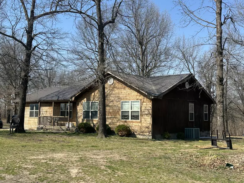 21601 Hershey LN, Goodman, MO 64843