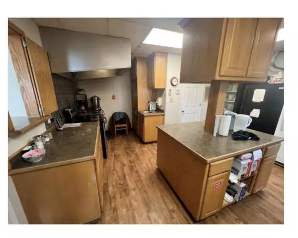 Bolivar, MO 65613,1830 E Laverne ST