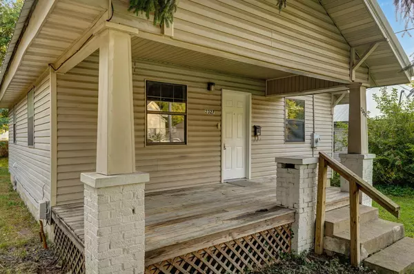 Springfield, MO 65803,2327 N Travis AVE
