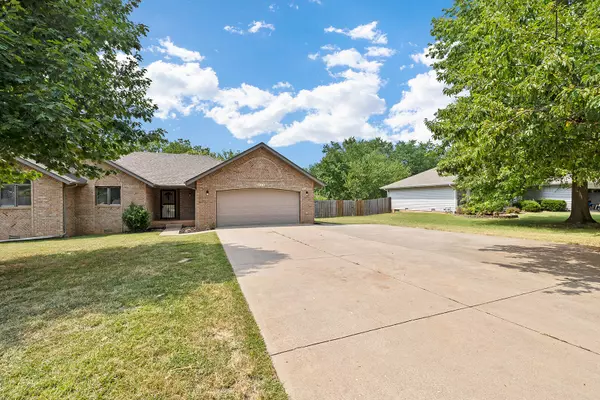 Willard, MO 65781,613 Main ST