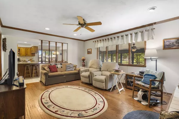 Blue Eye, MO 65611,104 Hickory ST