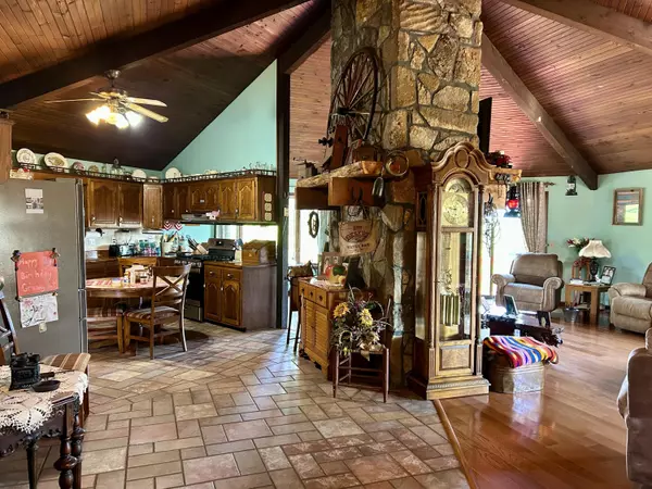 Ava, MO 65608,15322 SW Highway 14