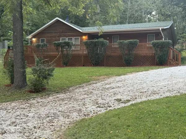 197 Log Cabin RD, Crane, MO 65633