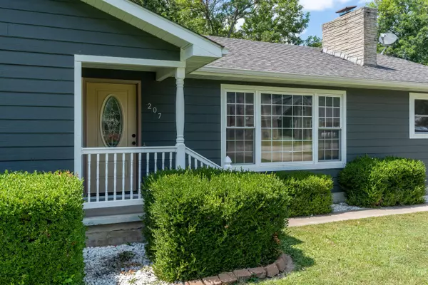 Lamar, MO 64759,207 Maple ST