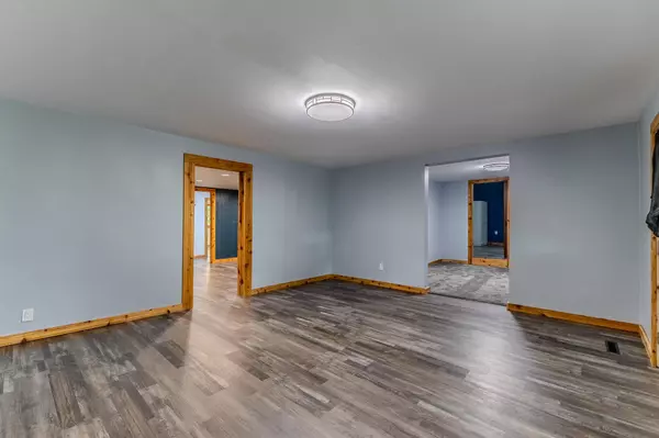 Conway, MO 65632,107 W Ruby ST