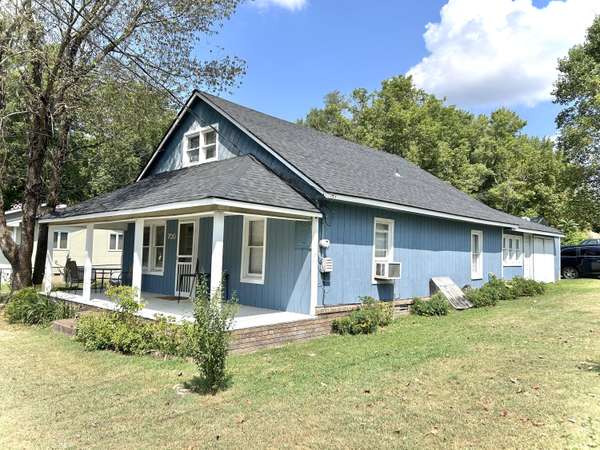 700 Johnson AVE, Ava, MO 65608