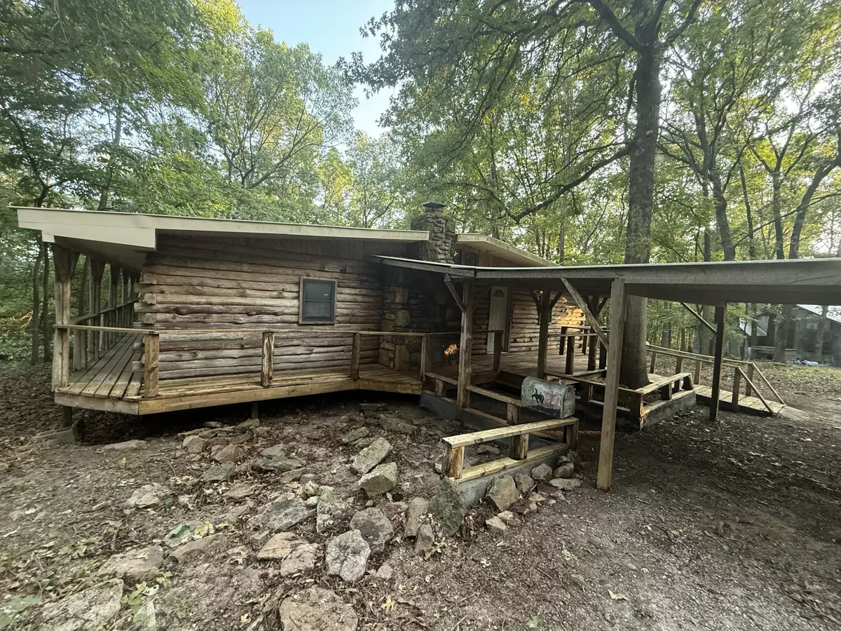 Exeter, MO 65647,3966 Farm Road 2190