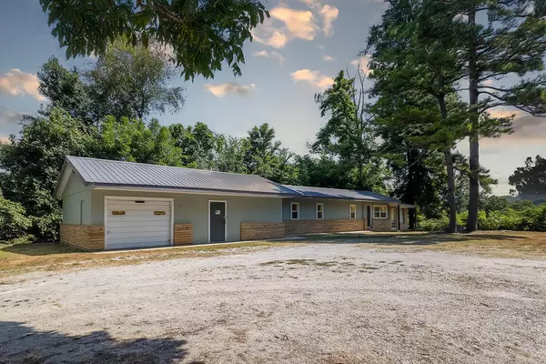 200 South 2nd Street, Mammoth Spring, AR 72554