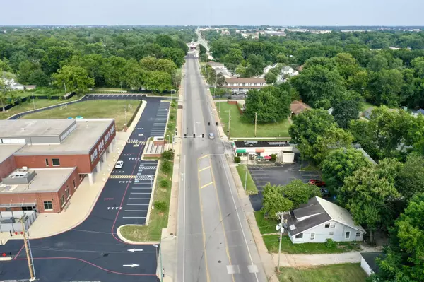 Springfield, MO 65803,834 E Division ST