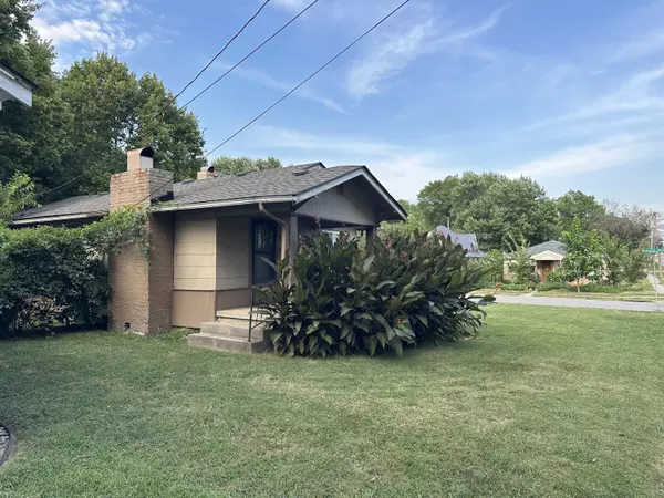 1355 E Atlantic ST, Springfield, MO 65803