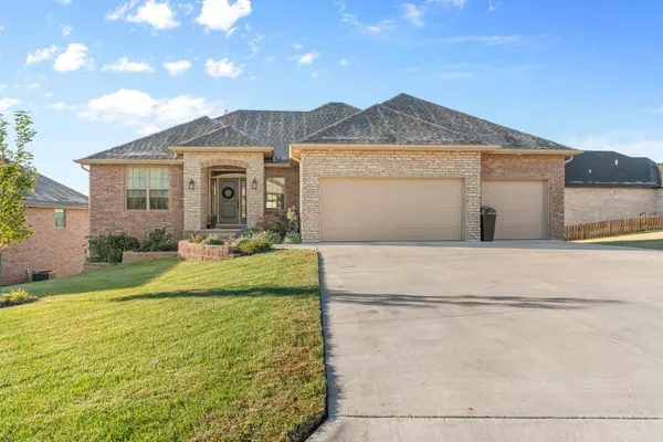 1632 W Gaslight DR, Springfield, MO 65810