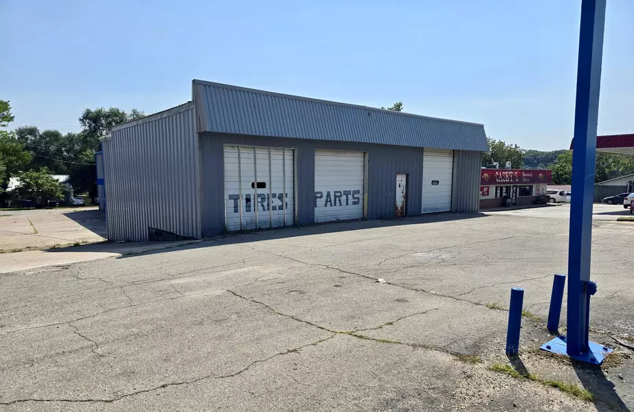 376 S Main AVE, Hartville, MO 65667