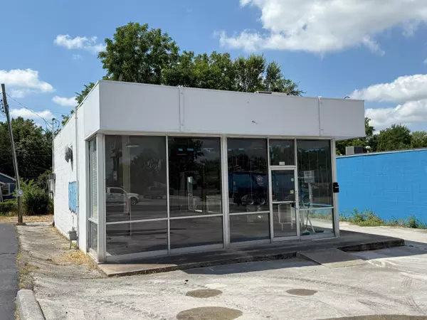 920 W Kearney ST, Springfield, MO 65803