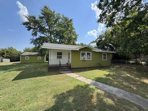 117 E Russell ST, Goodman, MO 64843