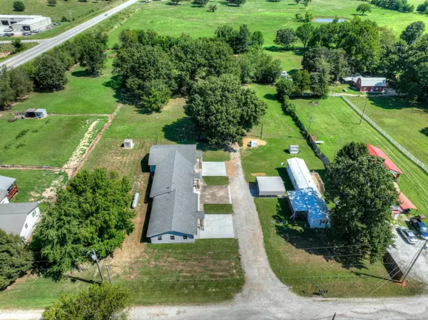 Neosho, MO 64850,13174 Owens LN