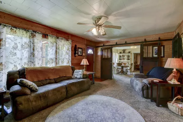 Anderson, MO 64831,802 W Highway 76