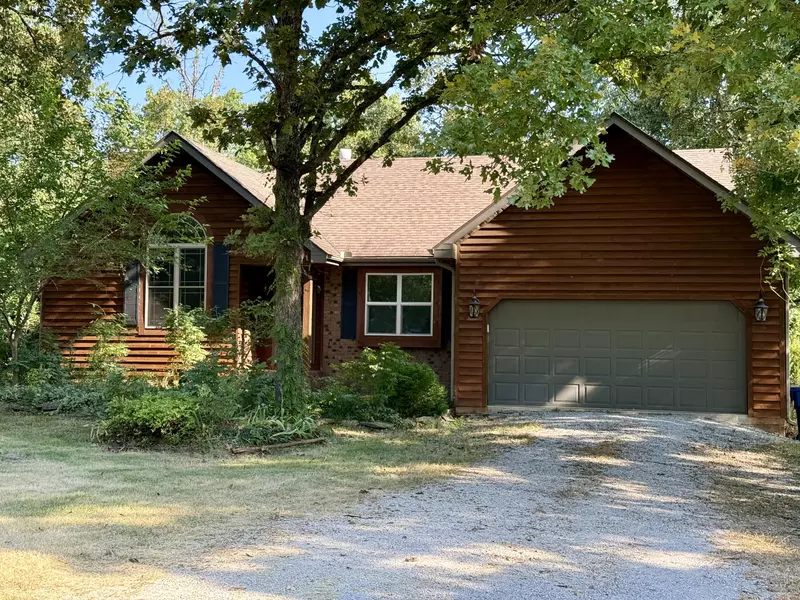 105 Dogwood DR, Gainesville, MO 65655