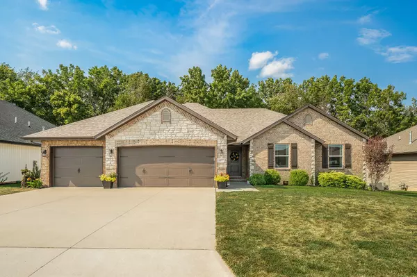 827 E Grouse RD, Nixa, MO 65714