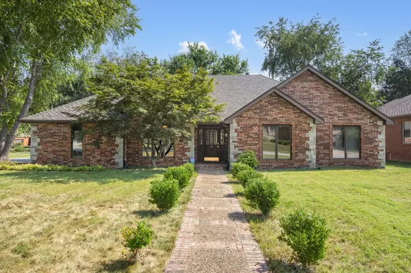 4840 S Warwick AVE, Springfield, MO 65804