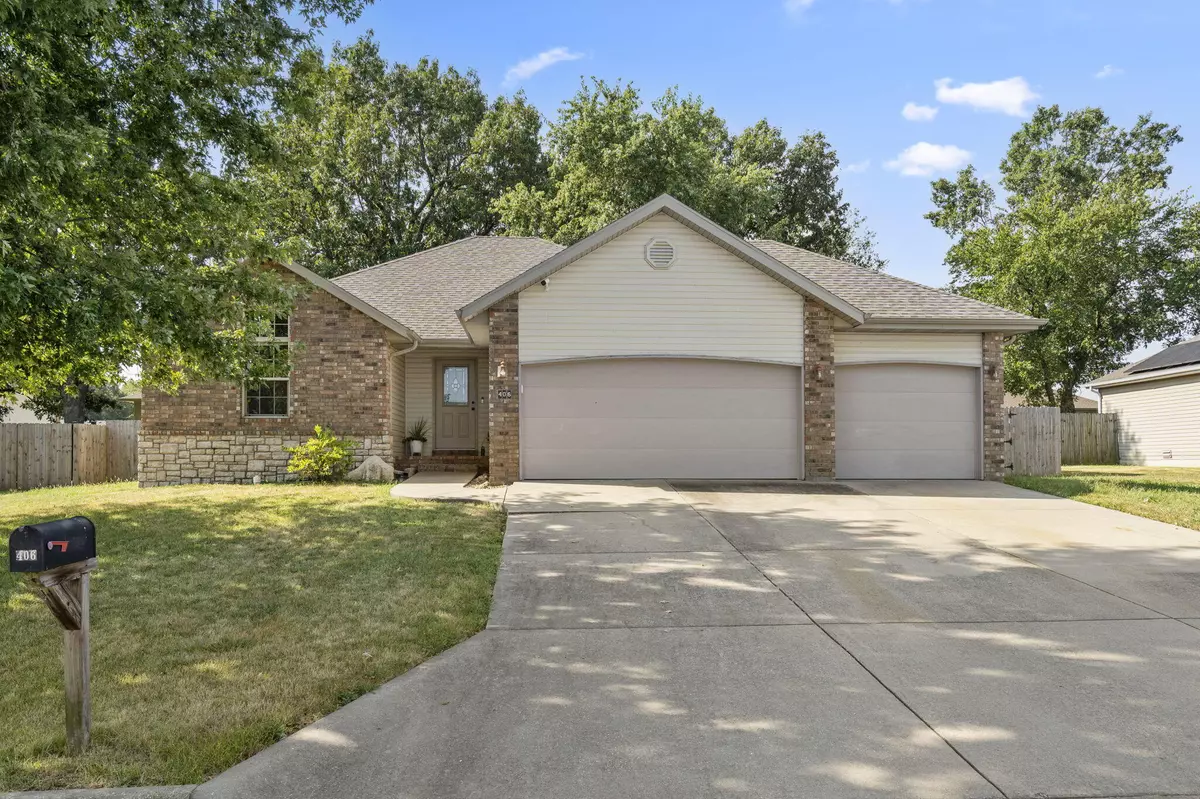 Clever, MO 65631,406 W Cherokee Path