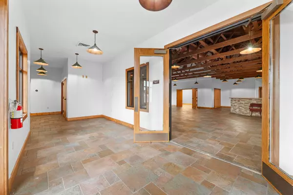 Walnut Shade, MO 65771,4910 Us Highway 65