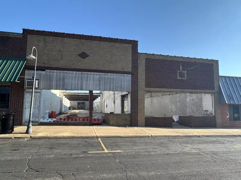 117 & 119 E 2nd ST, Mountain Grove, MO 65711